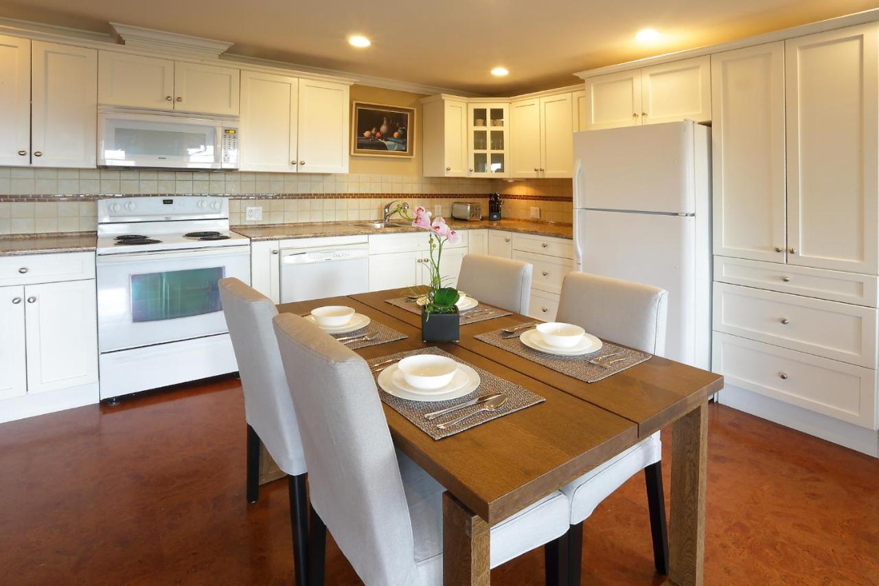 ניו ווסטמינסטר Lovely J Home -Stunning River View Cozy Two Bedroom Private Suite מראה חיצוני תמונה