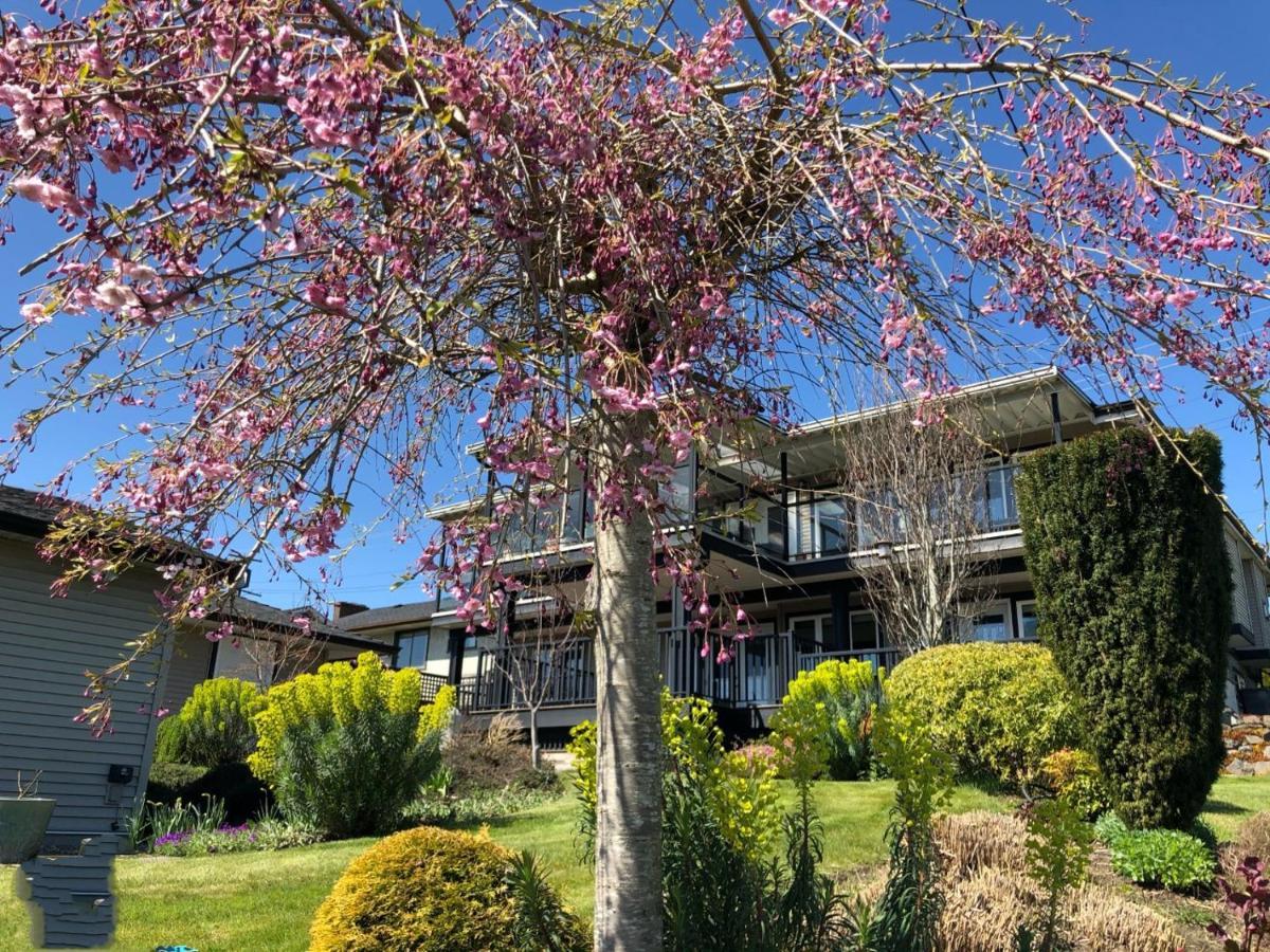 ניו ווסטמינסטר Lovely J Home -Stunning River View Cozy Two Bedroom Private Suite מראה חיצוני תמונה